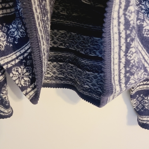 Tally Ho | Women's Vintage Blue and White 100% Wool Sweater (Size Large) - Picture 8 of 12